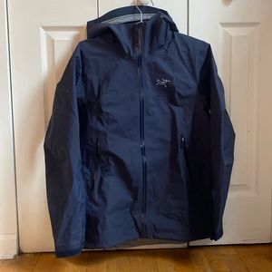 Women’s Arcteryx beta jacket with EPE Black Sapphire